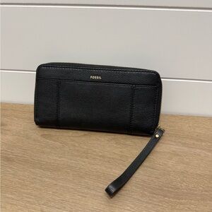 Fossil Black Pebbled Leather Zip Wristlet with Gold Hardware